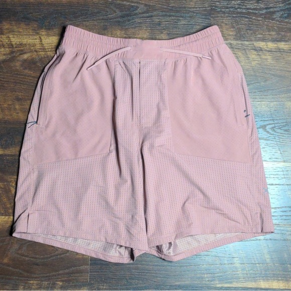 Lululemon "Step Back Jump" Training Shorts with Liner - Picture 4 of 8